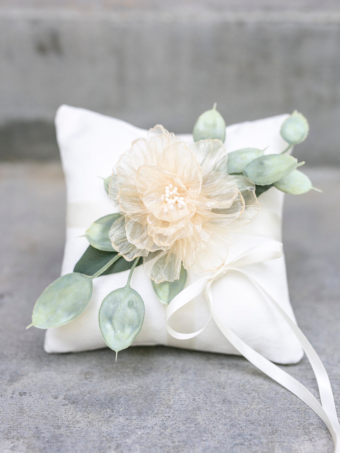 Amber Flower Girl Wire Basket